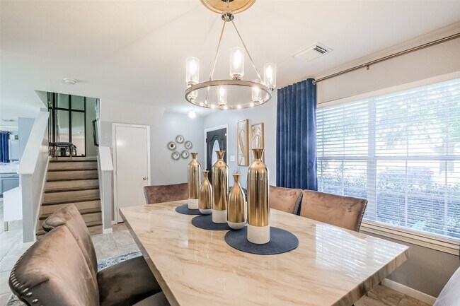 Building Photo - 16011 Crooked Arrow Dr