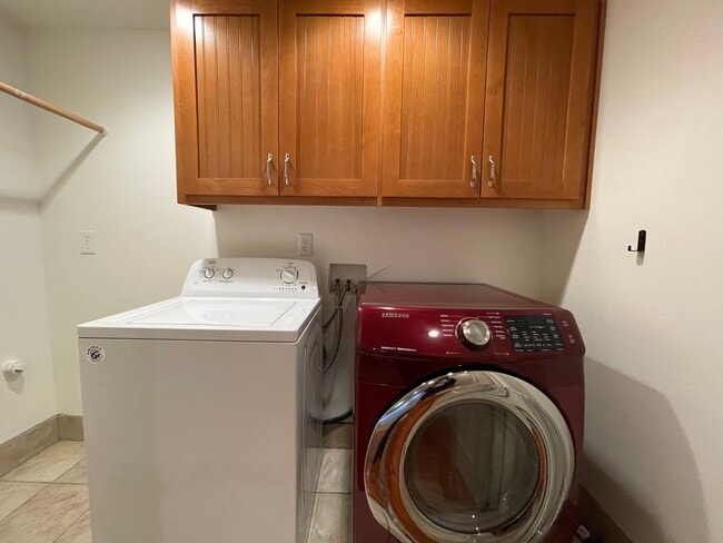 Building Photo - 2 Car Garage Included! Downstairs 2 Bed 2 Full Bath AND Washer and Dryer!