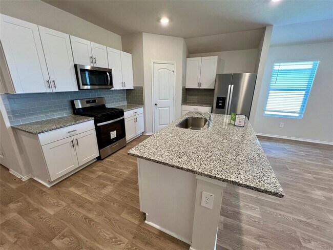 Building Photo - 420 Lancebill Dr