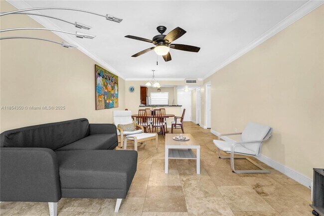 Building Photo - 10825 SW 112th Ave