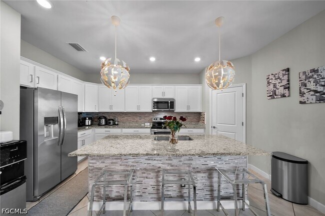 Building Photo - 13846 Pine Lodge Ln