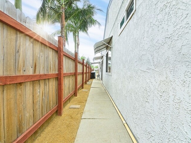 Building Photo - 13142 Reedley St