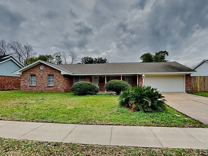Primary Photo - 10222 Belfast Rd