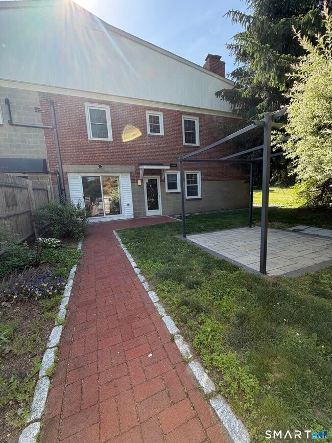 Building Photo - 469 Bantam Rd