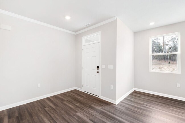 Building Photo - Move-In Ready 4-Bedroom Townhome in Rosedale!