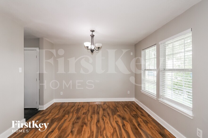 Building Photo - 256 Rolling Brook Dr