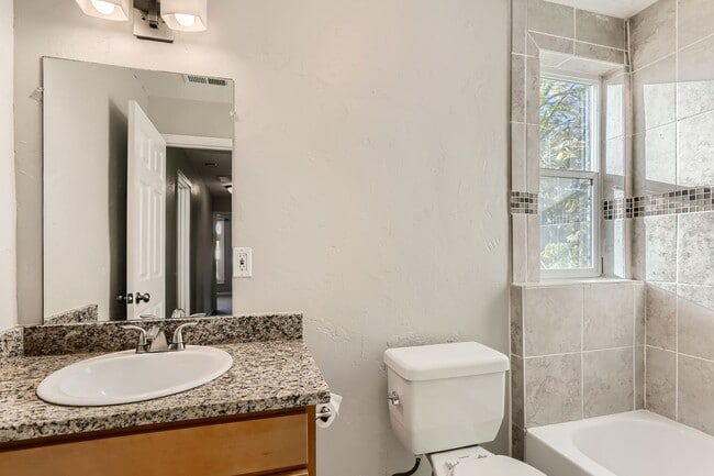 Building Photo - Stunning 4 bedroom, 4 bathroom home near Sloan's Lake!