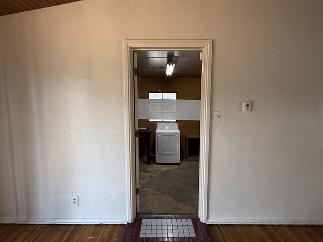 Building Photo - 3213 San Pedro Dr NE