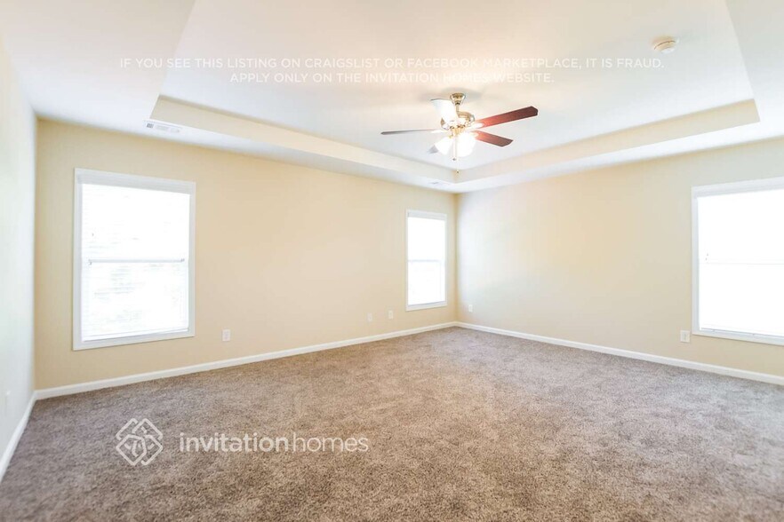 Building Photo - 642 Ivy Chase Loop