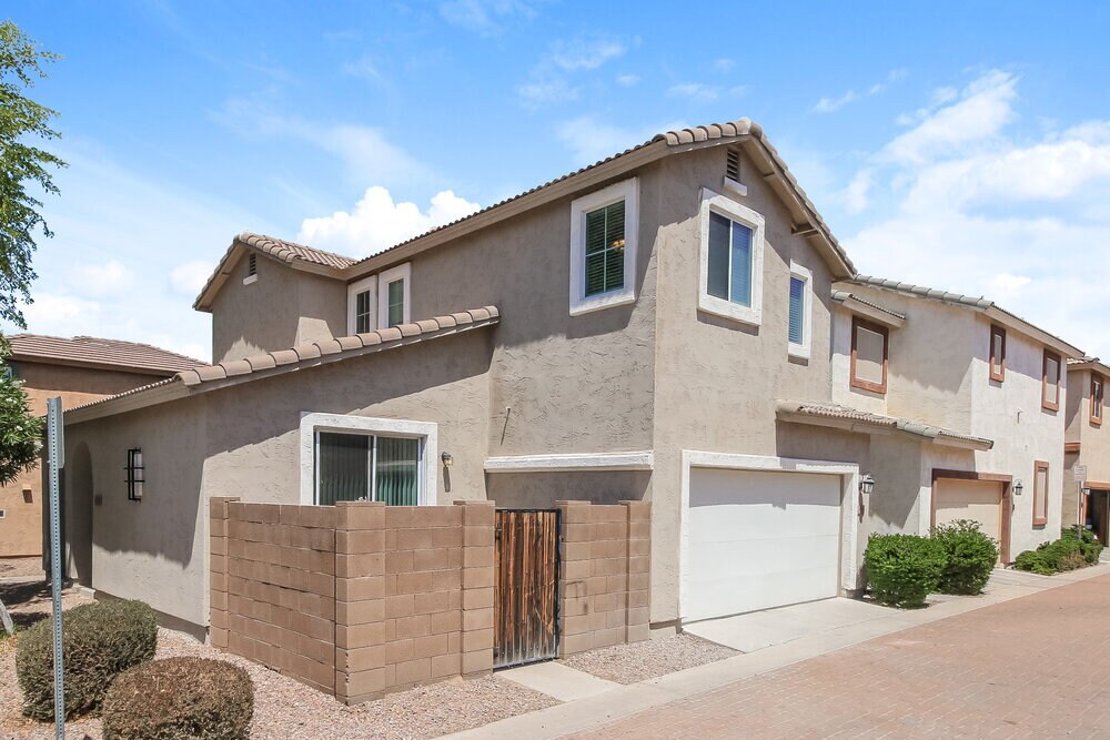 Building Photo - 4254 E Carla Vista Dr