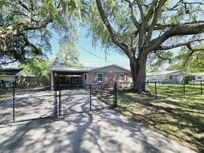 Building Photo - 1402 N Bracewell Dr