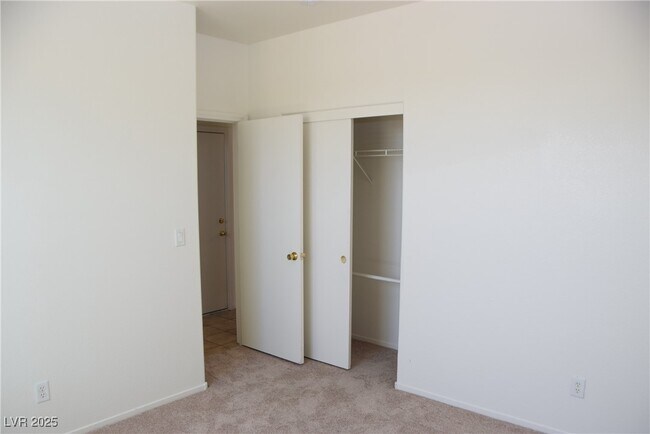 Building Photo - 9454 Magnificent Ave