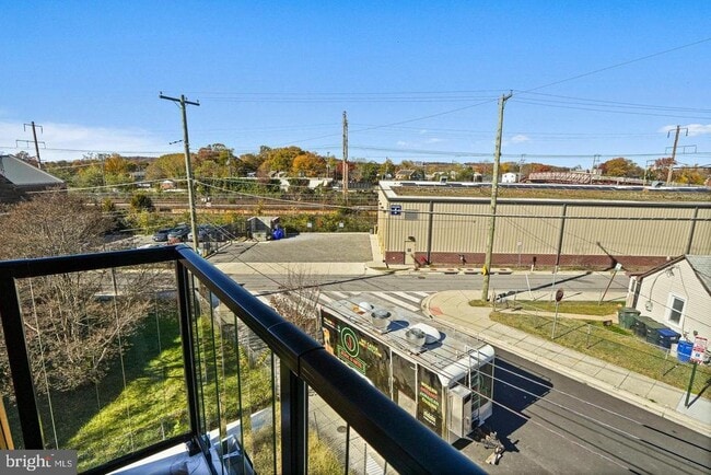 Building Photo - 4421 Kane Pl NE