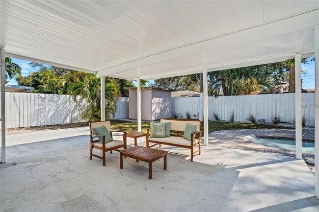 Building Photo - 1320 Dixie Ln S
