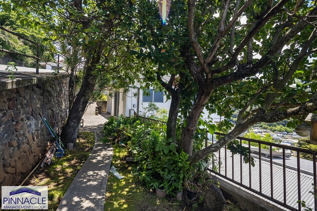 Building Photo - 2776 Laniloa Rd