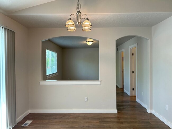 Building Photo - Beautiful4 Bedroom Home in Kuna