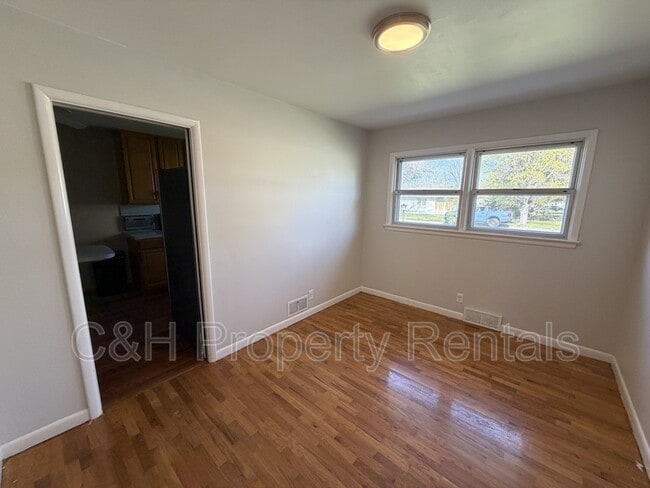 Building Photo - 1126 Lendel Ln
