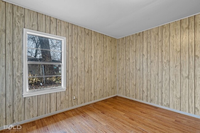 Building Photo - 1005 Clarence St