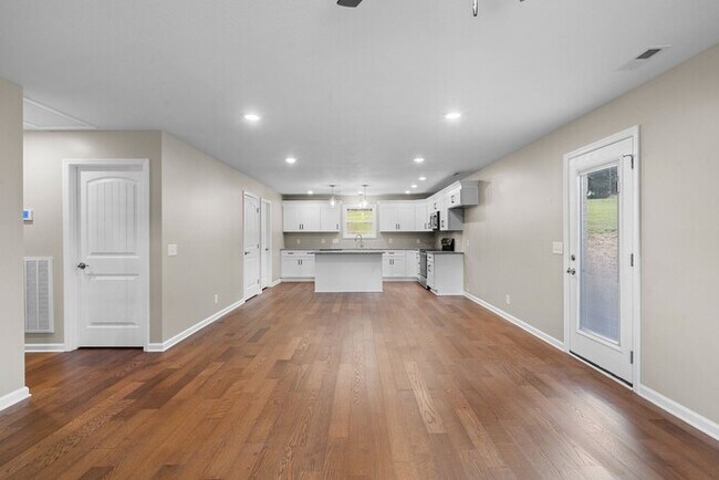 Building Photo - 3776 John Taylor Rd