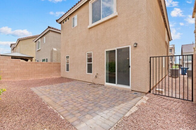 Building Photo - Stunning 4 Bedroom Home in South Las Vegas Area