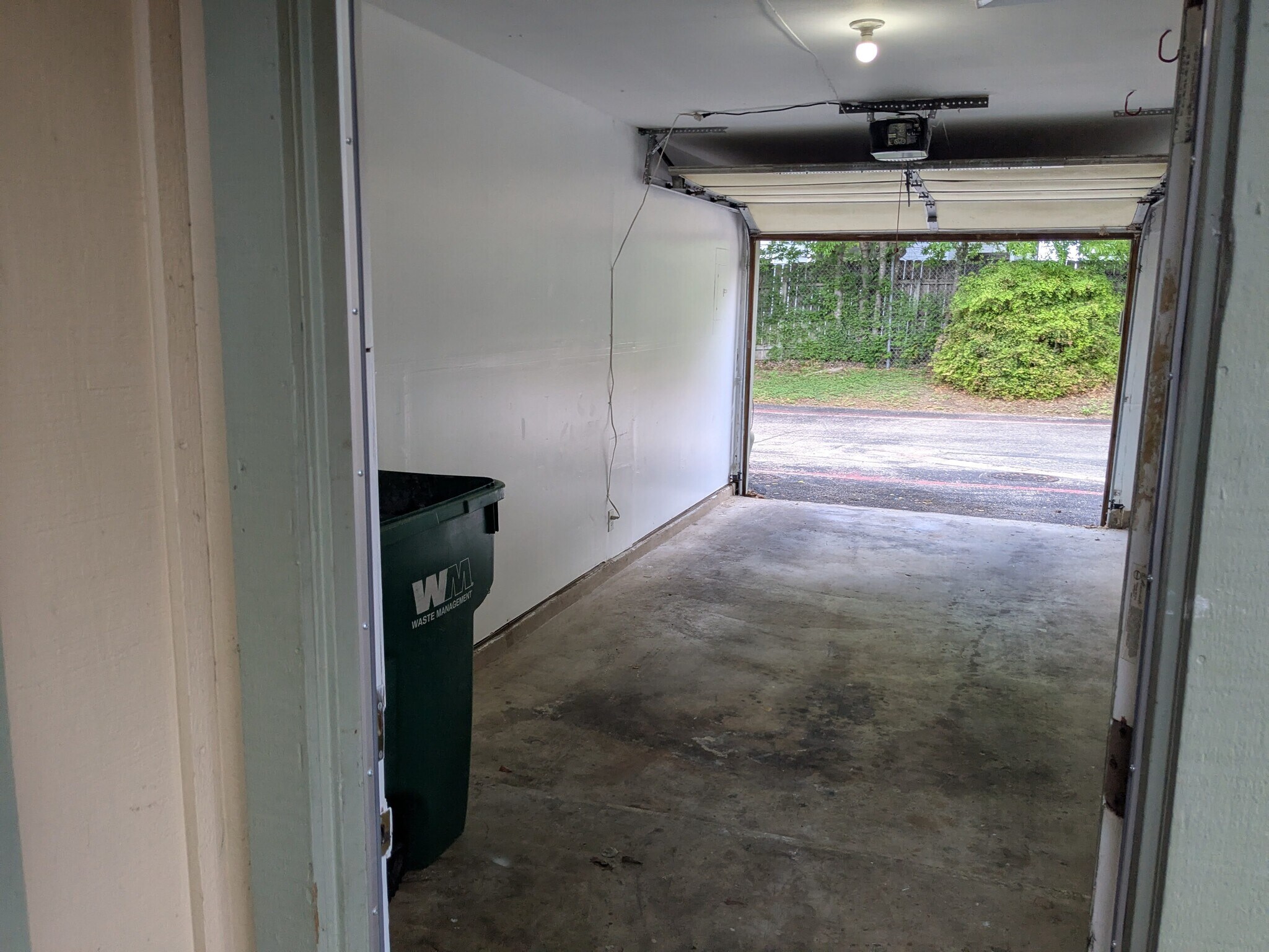 garage - 9515 Blue Creek Ln