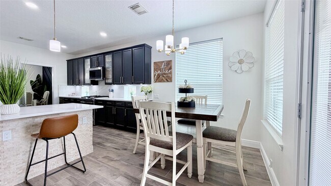 Building Photo - 2708 Sunnycreek Ln