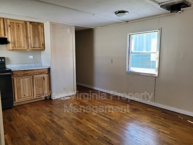 Building Photo - 432 Pocahontas St W