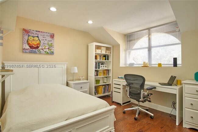 Building Photo - 11724 SW 92nd St