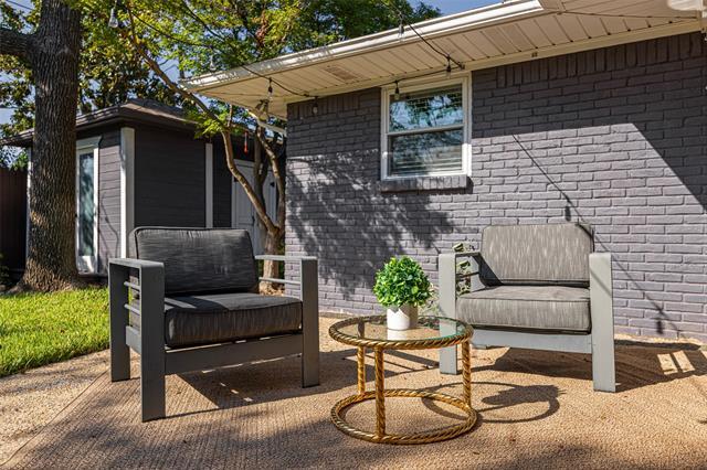 Building Photo - 6350 Glennox Ln