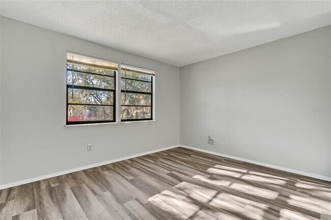 Building Photo - 4907 Lake Ridge Rd