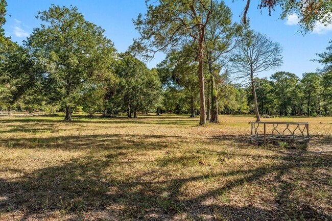 Building Photo - Country Living Rental on 26+ Acres!