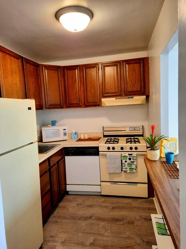 Kitchen - 1260 21st St NW