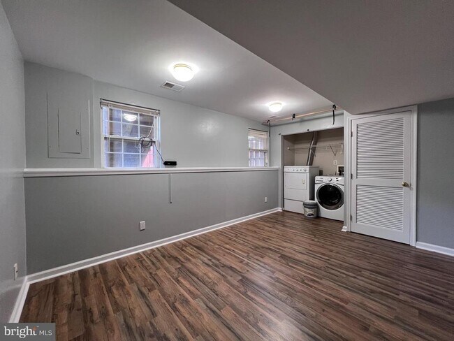 Building Photo - 9038 Falcon Glen Ct