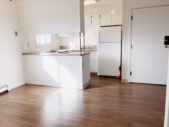 Building Photo - 1103 Broaddus St