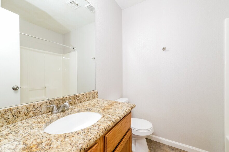 Building Photo - 1101 Edinburg Dr