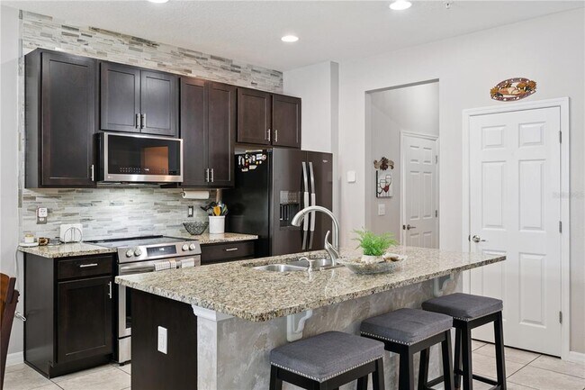 Building Photo - 2438 Seven Oaks Dr