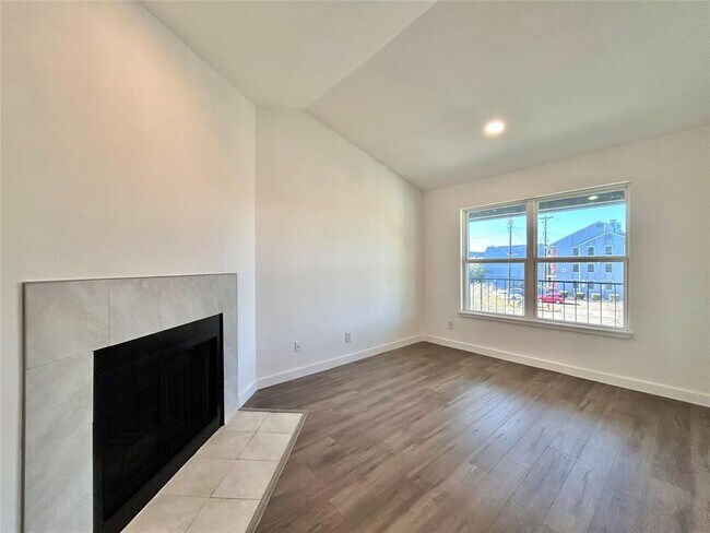 Building Photo - 6409 Burns St