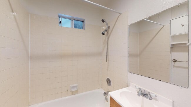 Building Photo - 1605 Diamond St