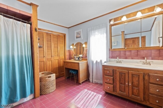 Building Photo - 31 Oliver Pl