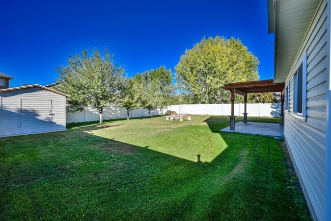 Building Photo - Great Family Home in Excellent Location!