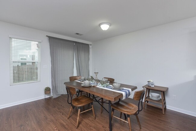 Building Photo - Modern Comfort in a Quiet Cul-de-Sac – 3 B...