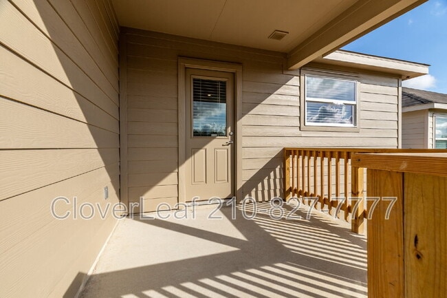 Building Photo - 706 Red Fld Wy