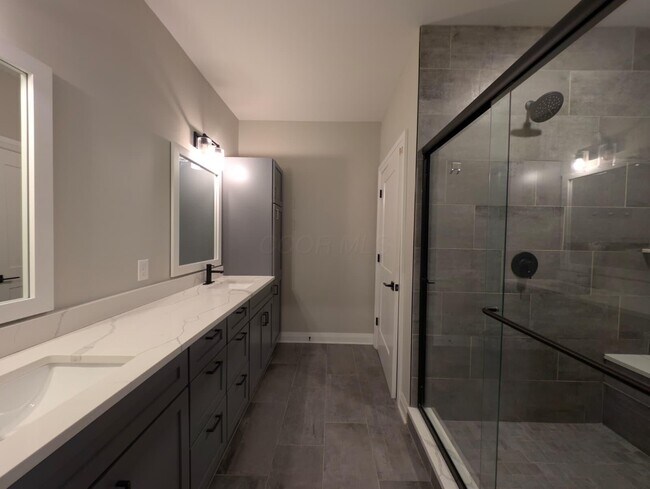 Building Photo - 751 N 6th St