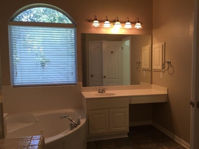 Building Photo - 1702 Buttercup Creek Blvd