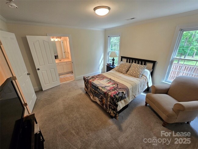 Building Photo - 409 Foxglove Ln
