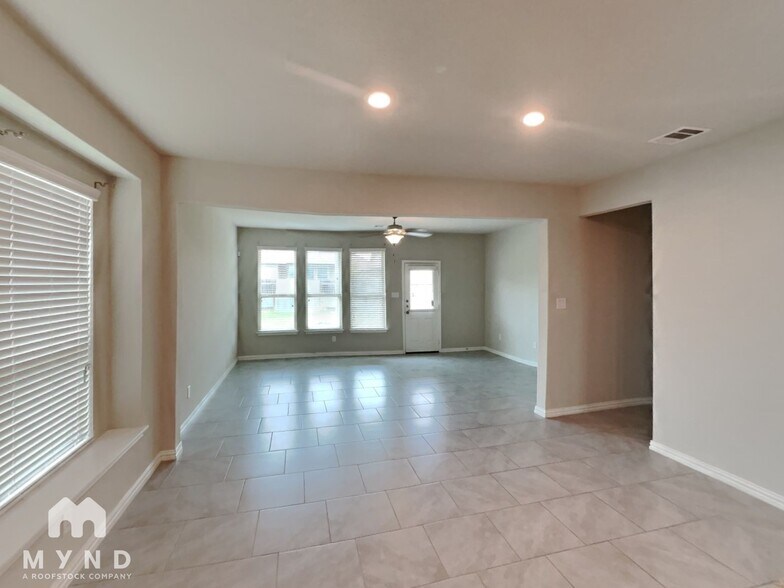 Building Photo - 13849 Bellows Path