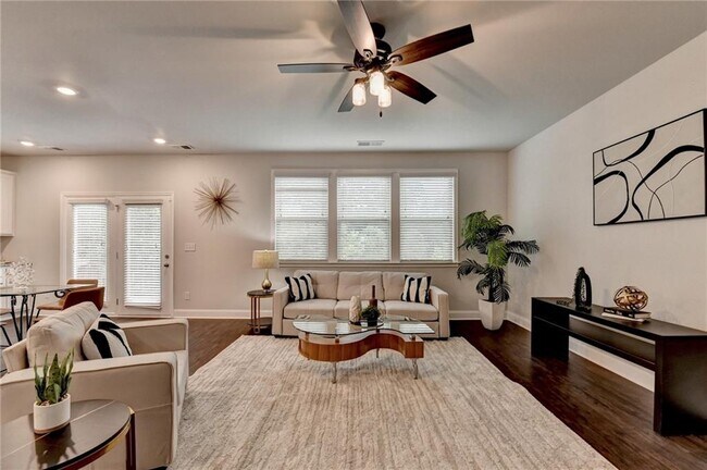 Building Photo - 2017 Yvette Wy