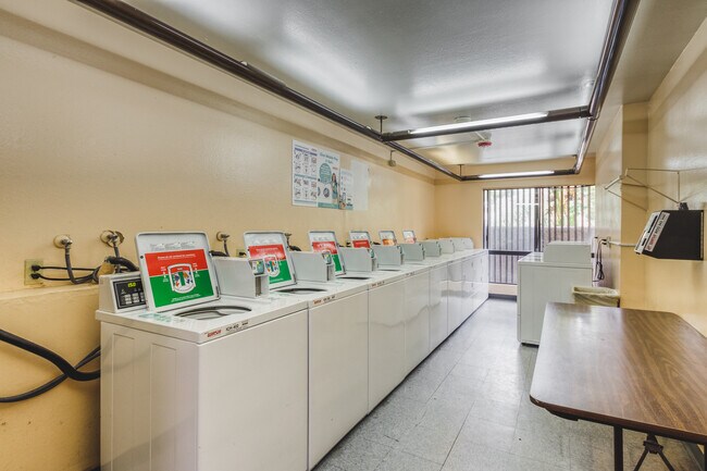 on-site laundry - 22100 Burbank Blvd