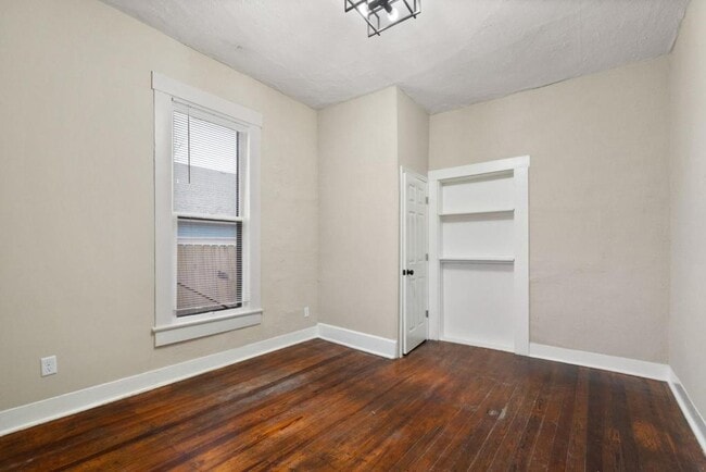 Building Photo - 1709 Ekin Ave