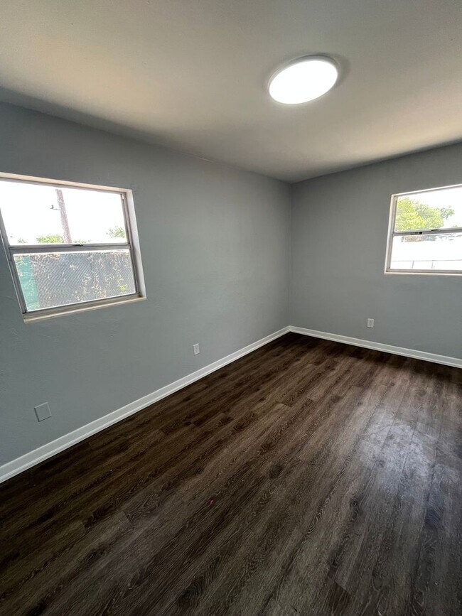Building Photo - 1020 Pisgah Pl